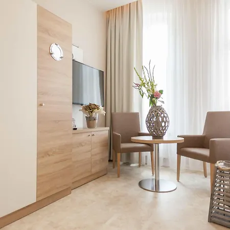 Ostseehotel Warnemuende فندق 4*