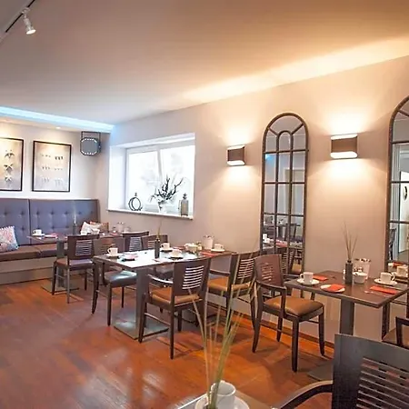 Ostseehotel Warnemuende מלון 4*