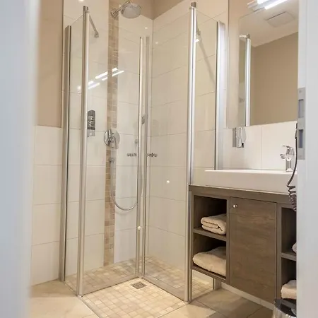 فندق Ostseehotel Warnemuende 4*